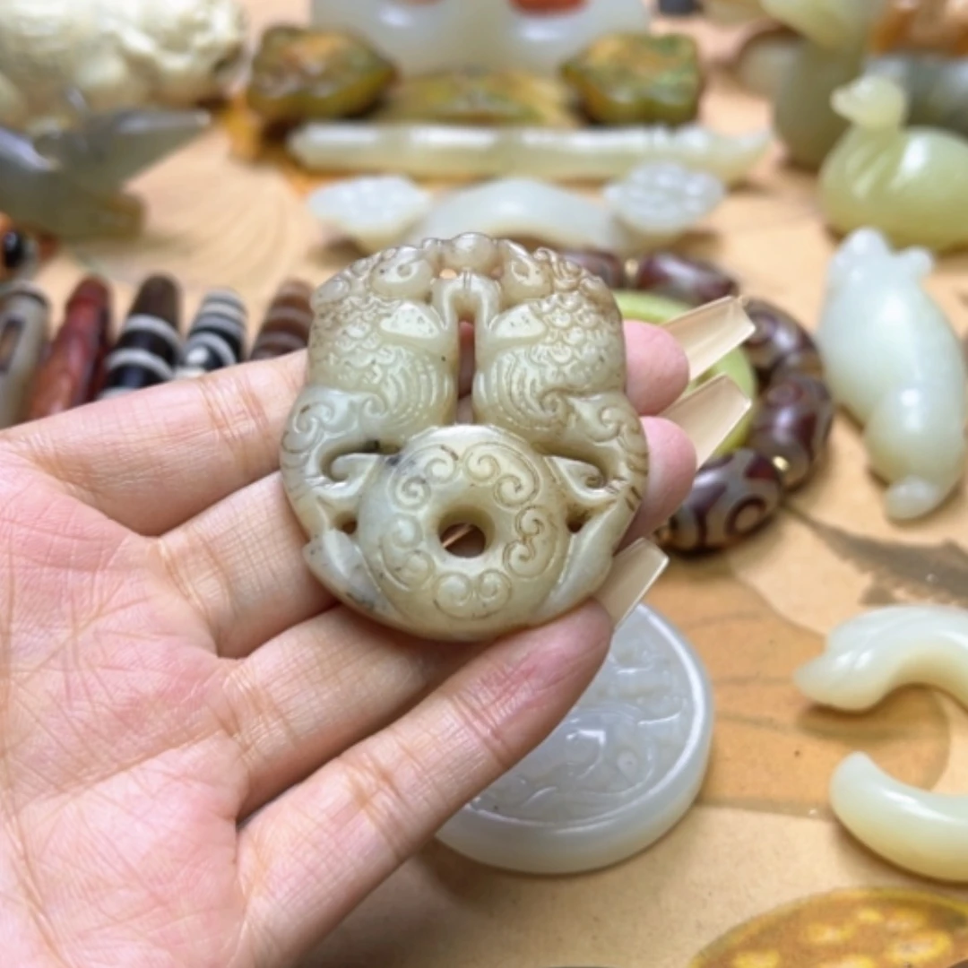 【闪购商品】蛇纹石玉颈饰未镶嵌