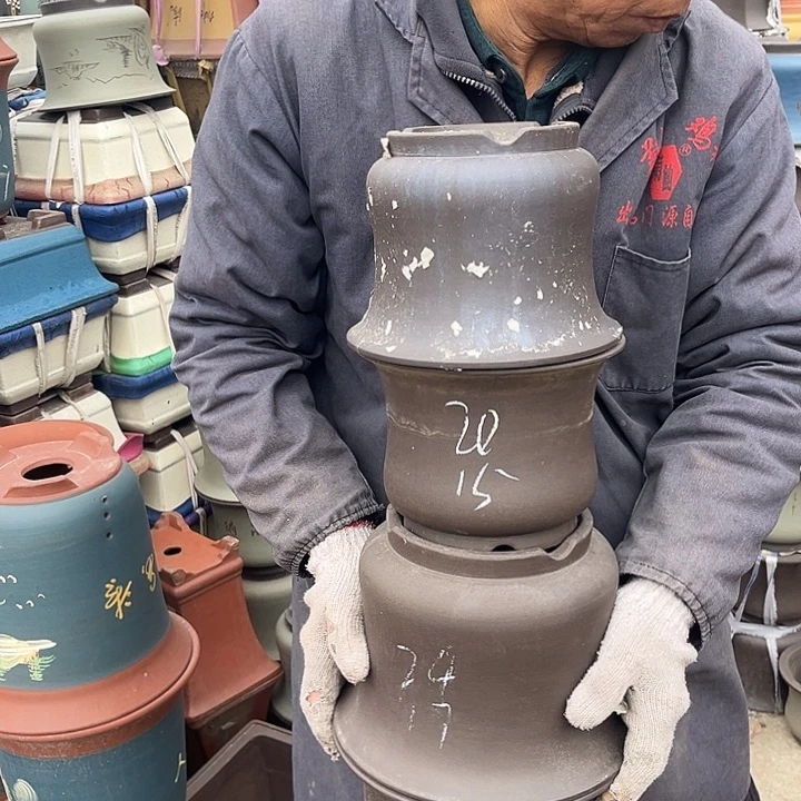 紫砂紫砂花盆和一