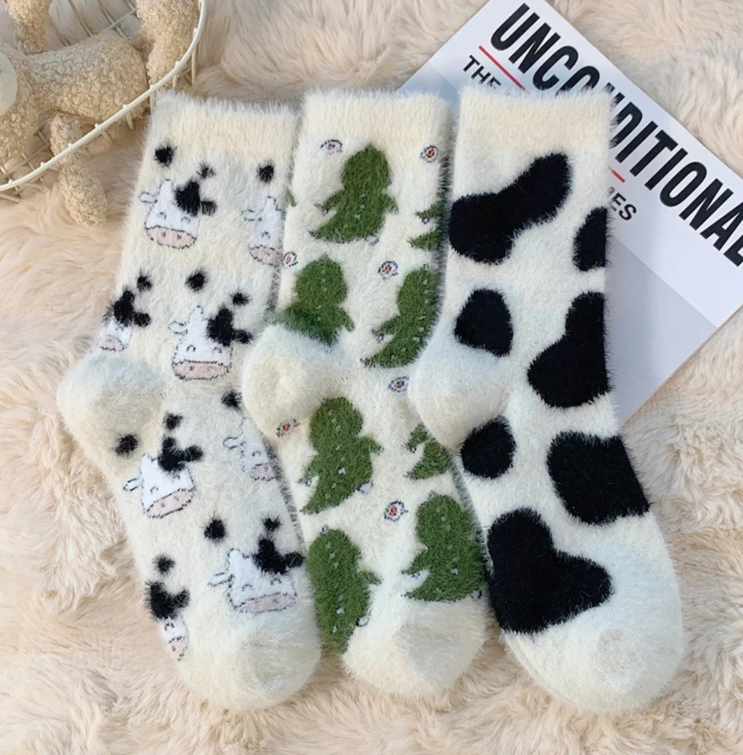 秋冬加绒水貂绒袜子女保暖加厚月子袜奶牛斑点居家可爱少女地板袜