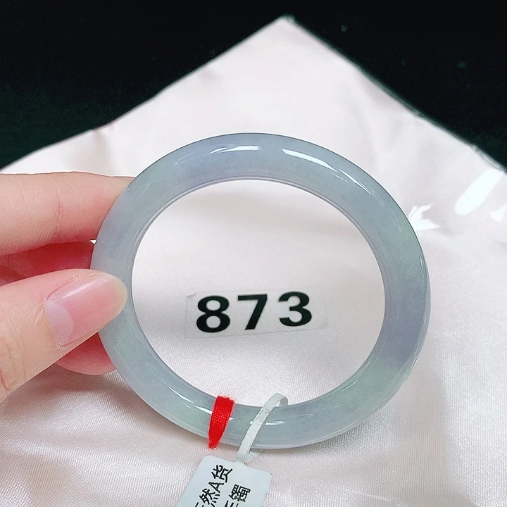 翡翠未镶嵌手镯（圆镯）