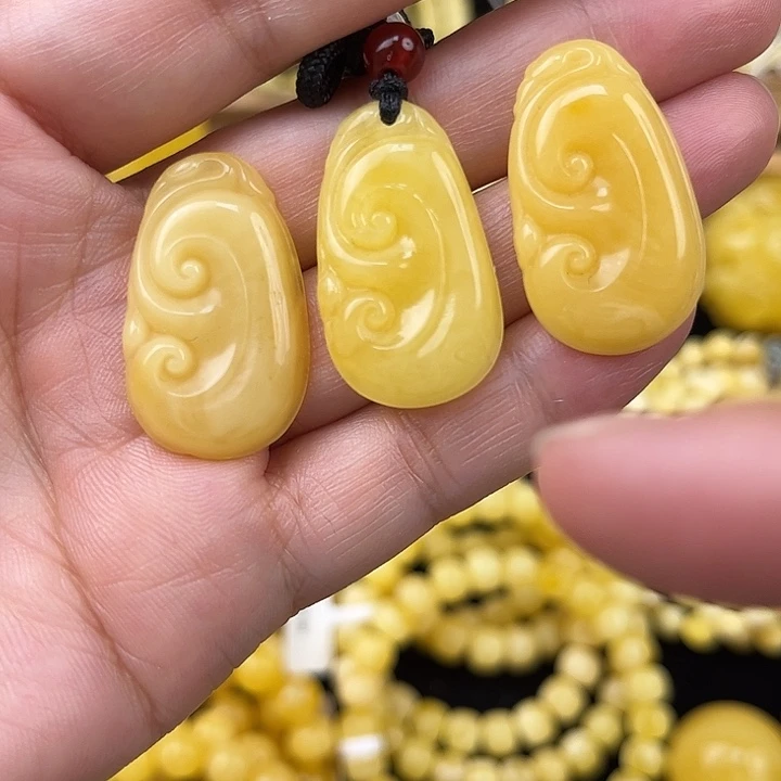 琥珀未镶嵌颈饰琥珀，多样性发其一