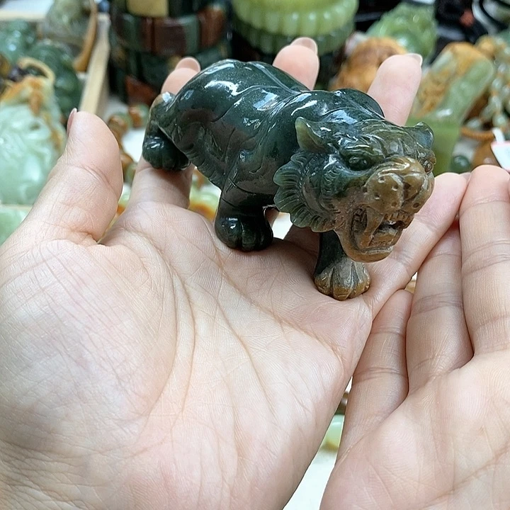 未镶嵌透闪石质玉把件