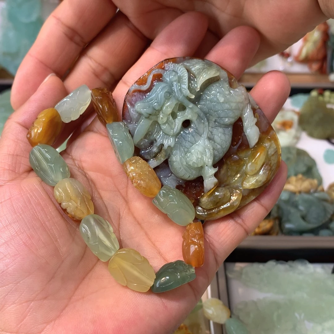 蛇纹石玉未镶嵌颈饰快*仙