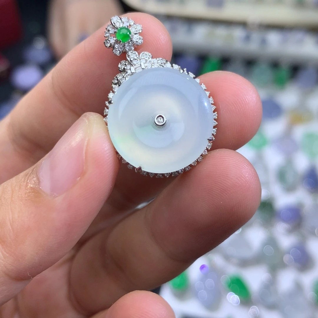 翡翠18K金镶嵌吊坠(不含链)签收后48小时鉴赏期
