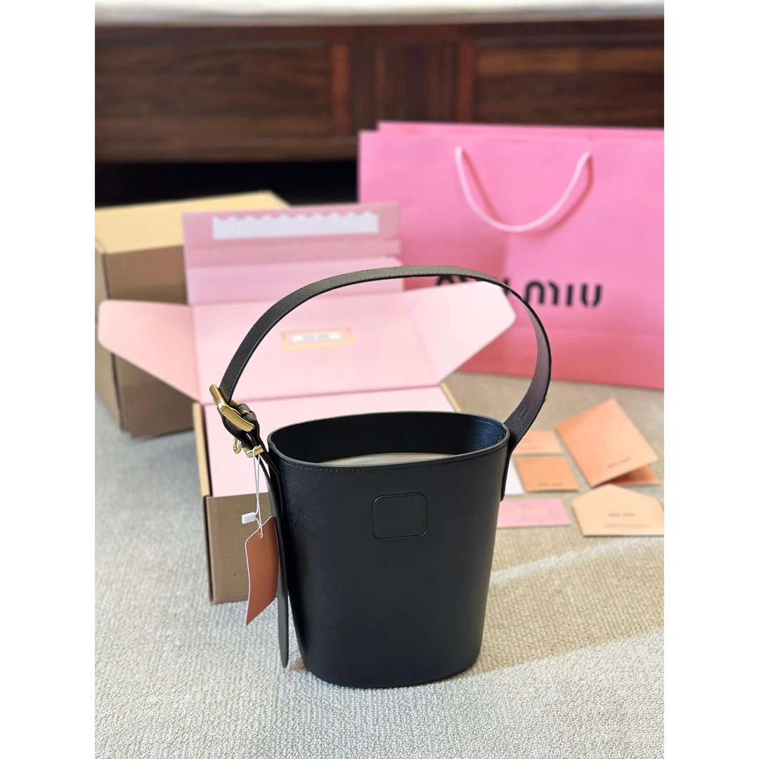 2025年新款大容量女包时尚百搭多功能女包