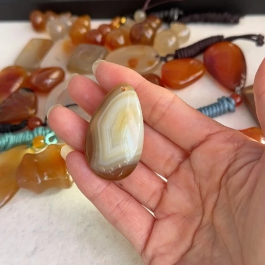 玛瑙/玉髓颈饰合金