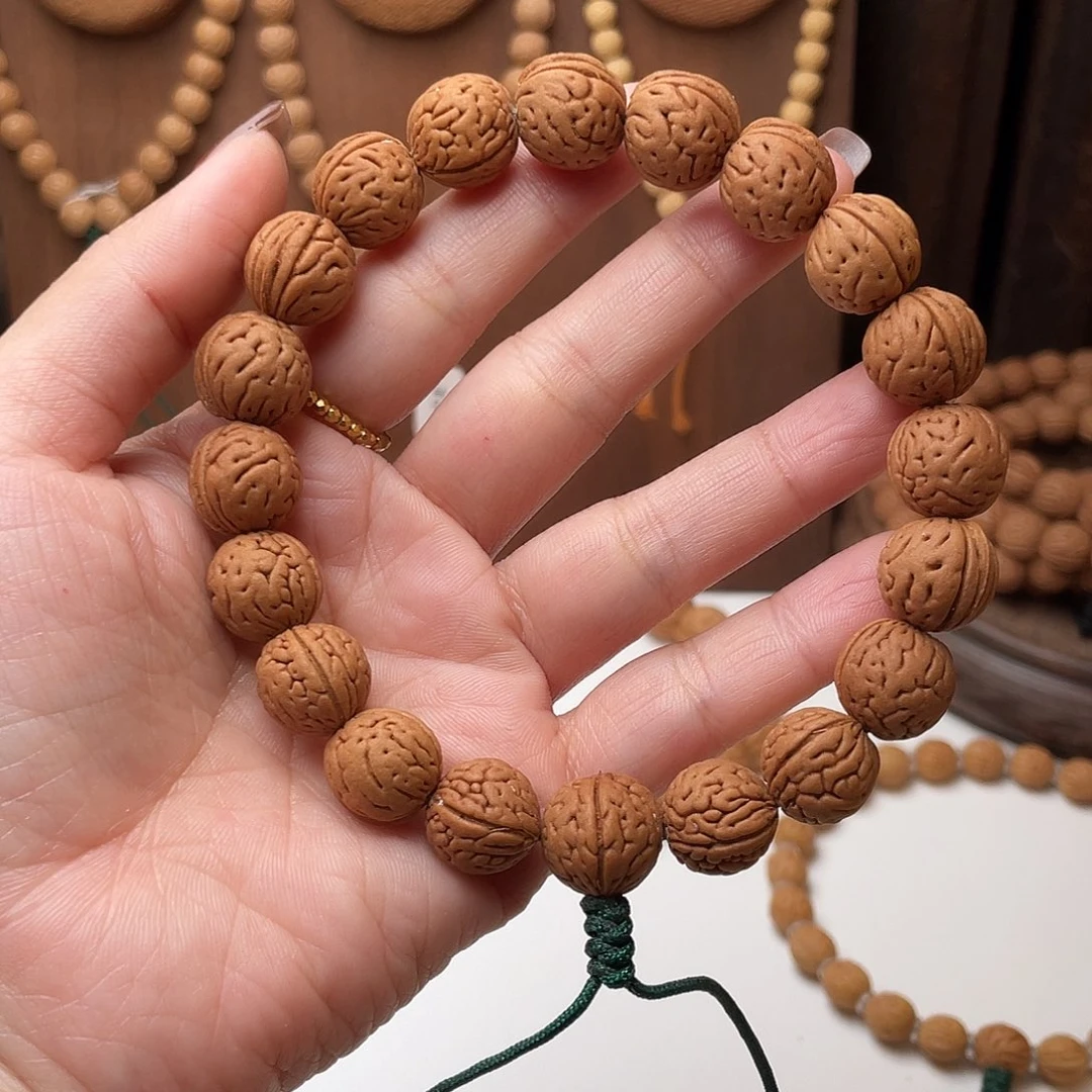 《***》13野生红皮肌肉桃核手持