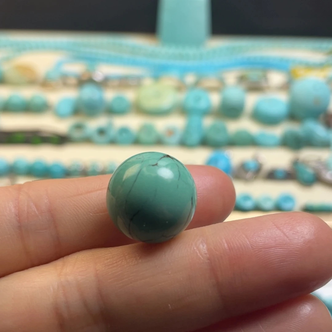 绿松石未镶嵌颈饰