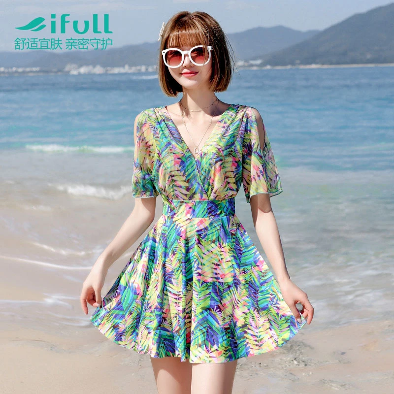 宜肤泳衣女2025新款保守又好看显瘦遮肉温泉大码胖mm连体裙式泳装