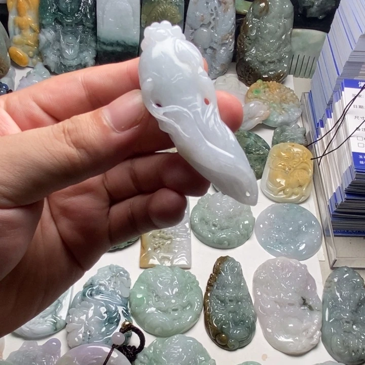 颈饰未镶嵌翡翠人参89