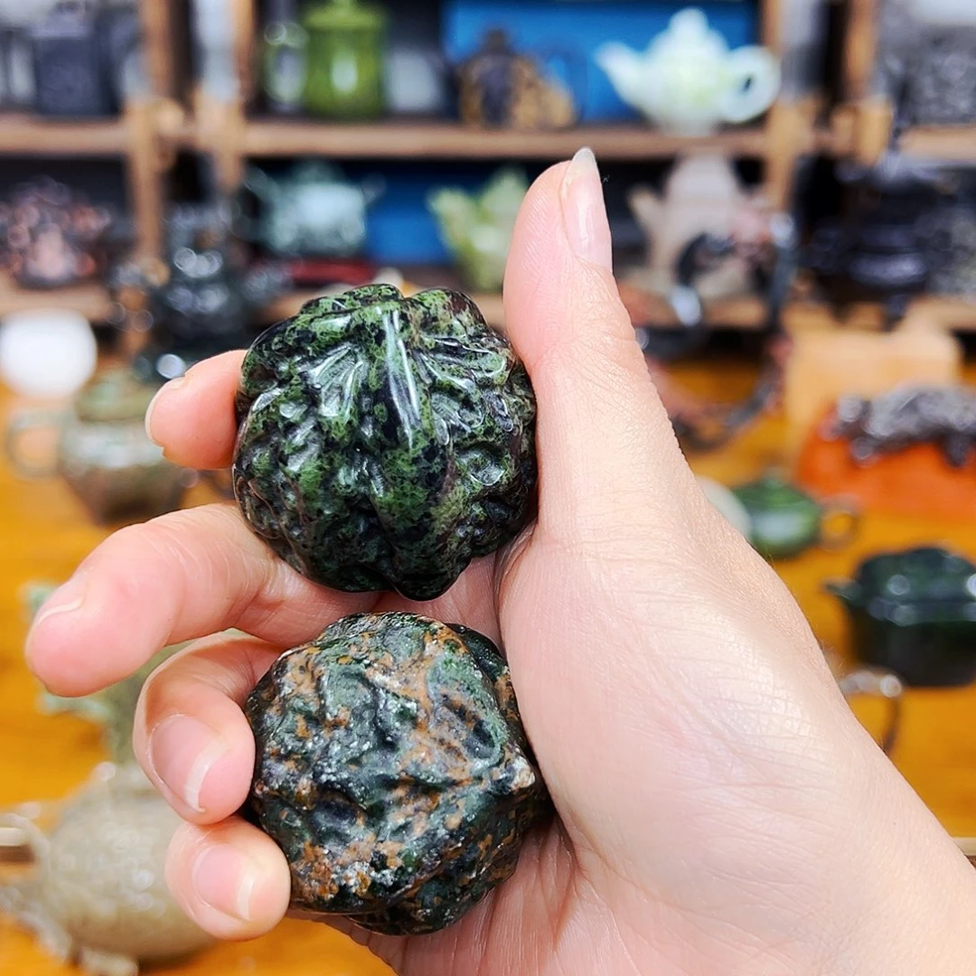 听***件茶空间天然原石梅花玉