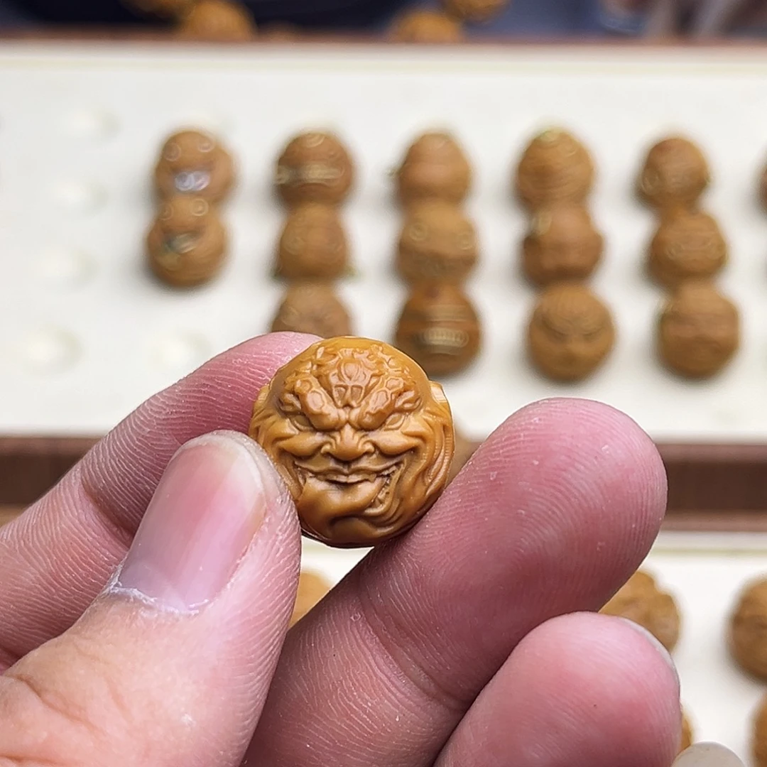 猴头核桃吊坠毒液舔僧17