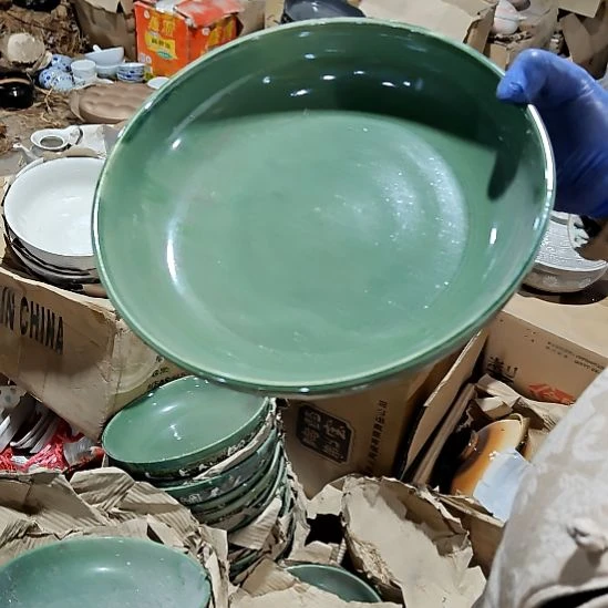 绿泥陶瓷盘子碗啥都有
