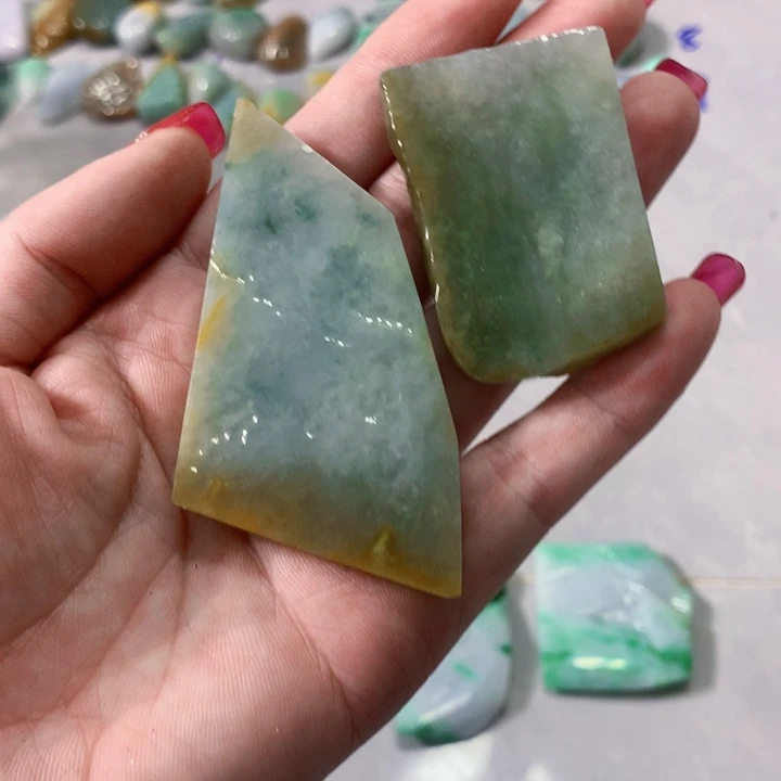 未镶嵌手串翡翠神***?纯天然