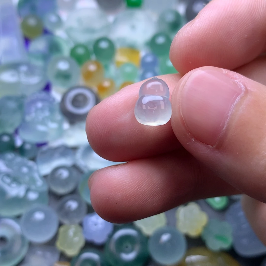 定制翡翠未镶嵌挂件