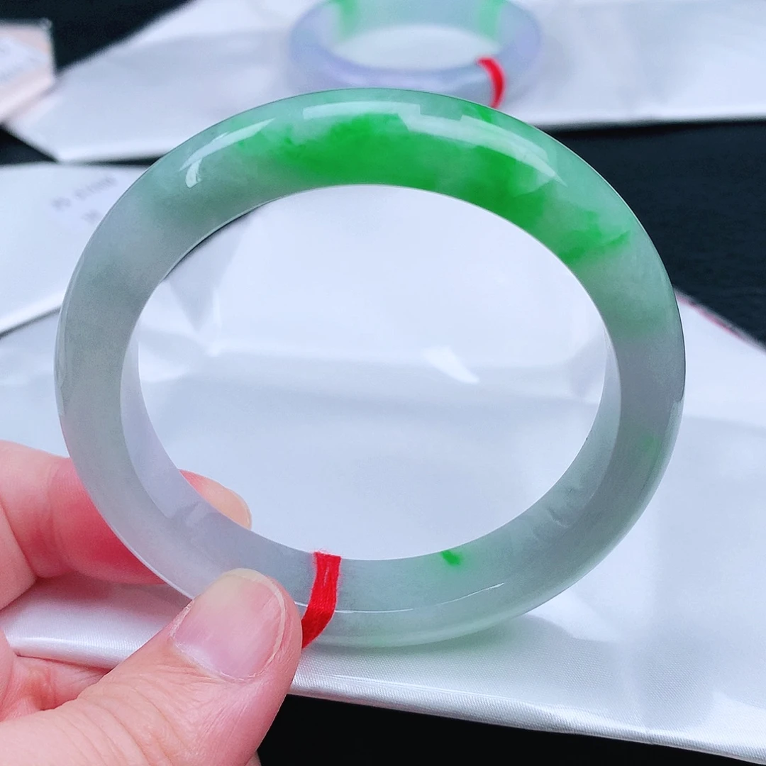 翡翠未镶嵌手镯。。