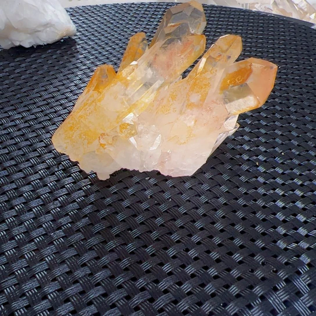 屿***然水晶珠宝半成品未镶嵌