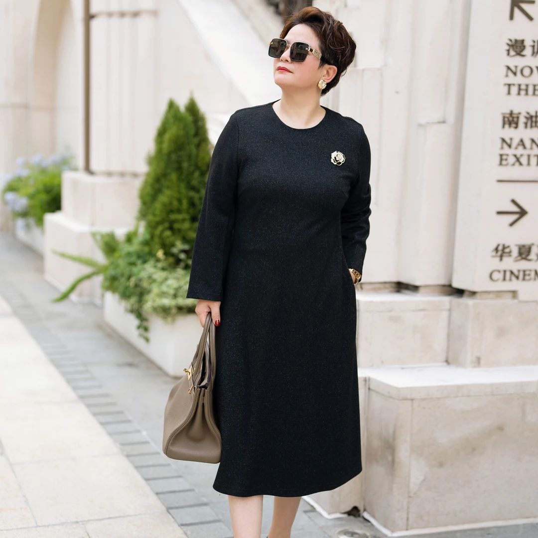 2025春秋宽松女装典雅藏蓝圆领轻奢圆领针织贵气连衣裙0196