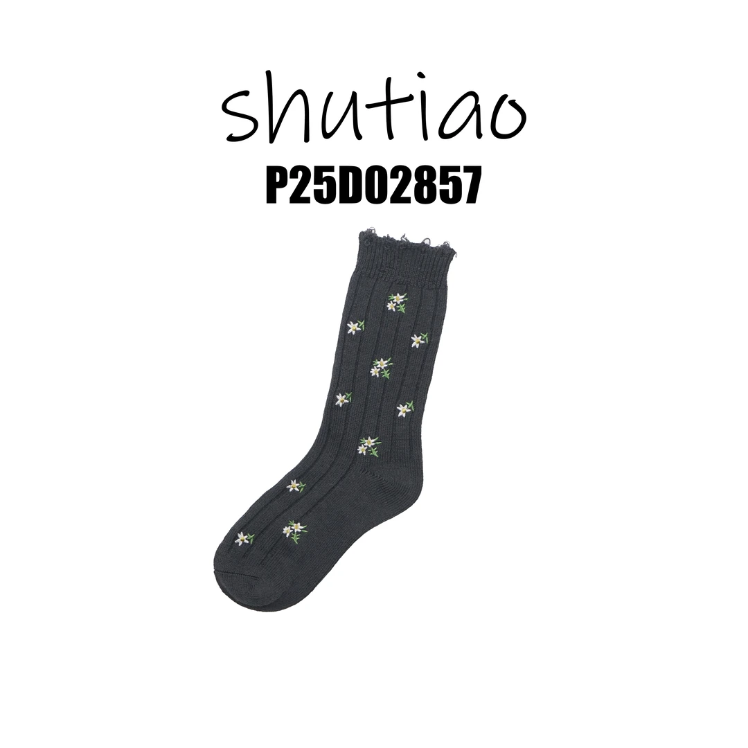 【SHUTIAO】2025冬季：新款小众设计款袜子P25D02857