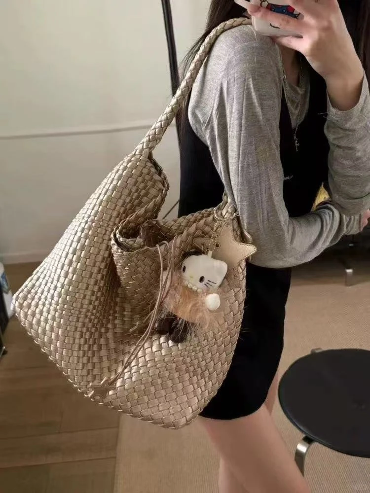 101-239单肩双肩斜跨腋下时尚百搭高品质休闲包包女网红夏天包女