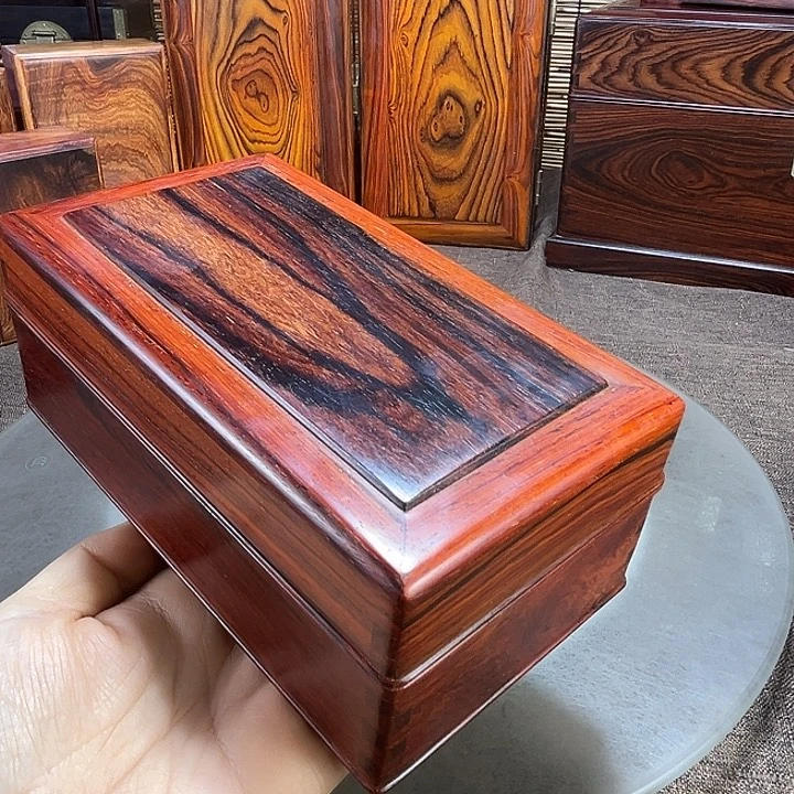 微凹黄檀（南美大红酸枝）