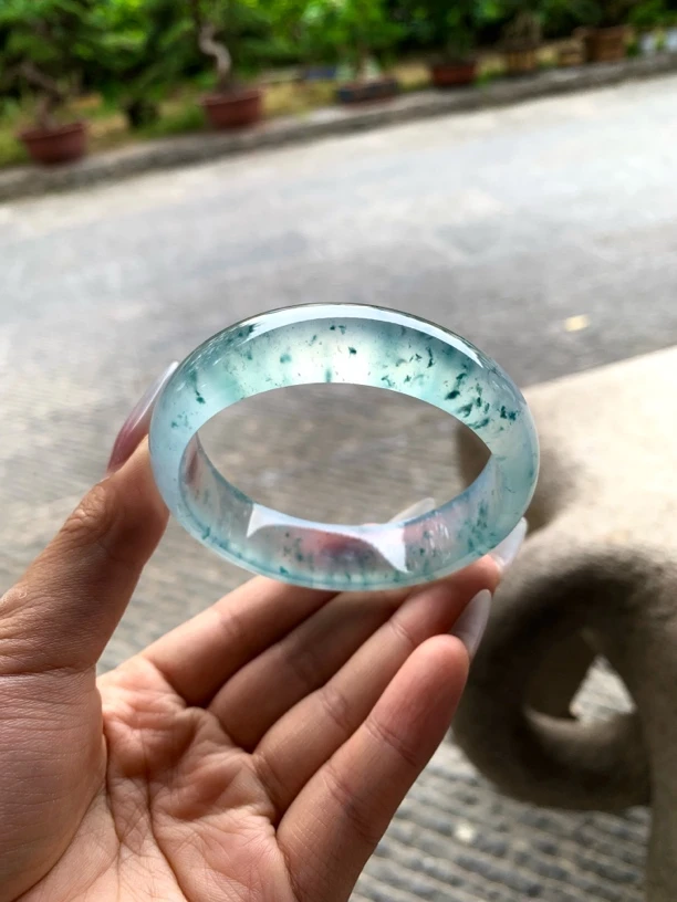 天然翡翠手镯冰蓝刚飘花(55➕)中六强推
