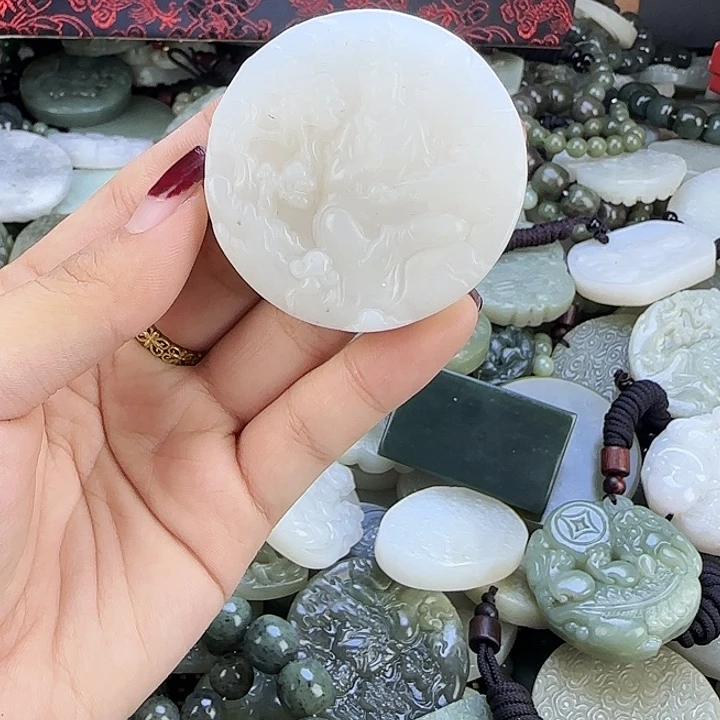 和田玉未镶嵌颈饰