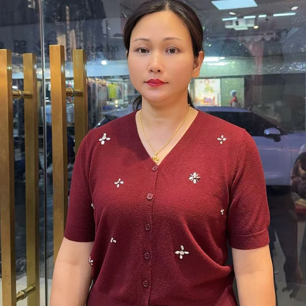毛针织衫夏季V领百搭休闲风绣花红色中国风针织女