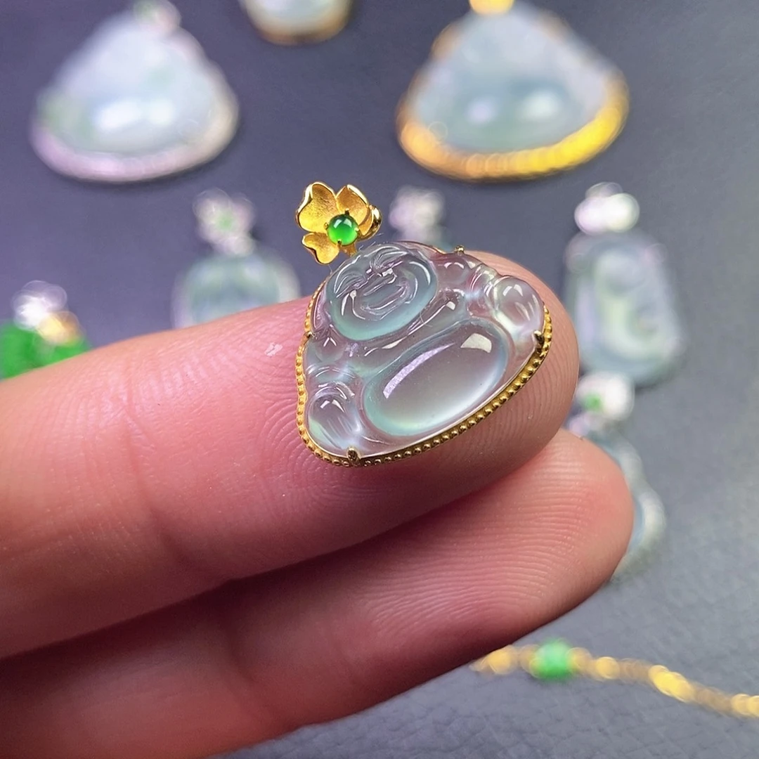 颈饰18K金镶嵌翡翠