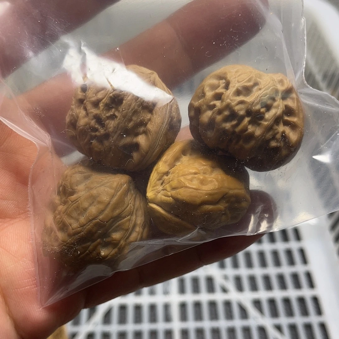 勾***勾文玩核桃吊坠文玩核桃