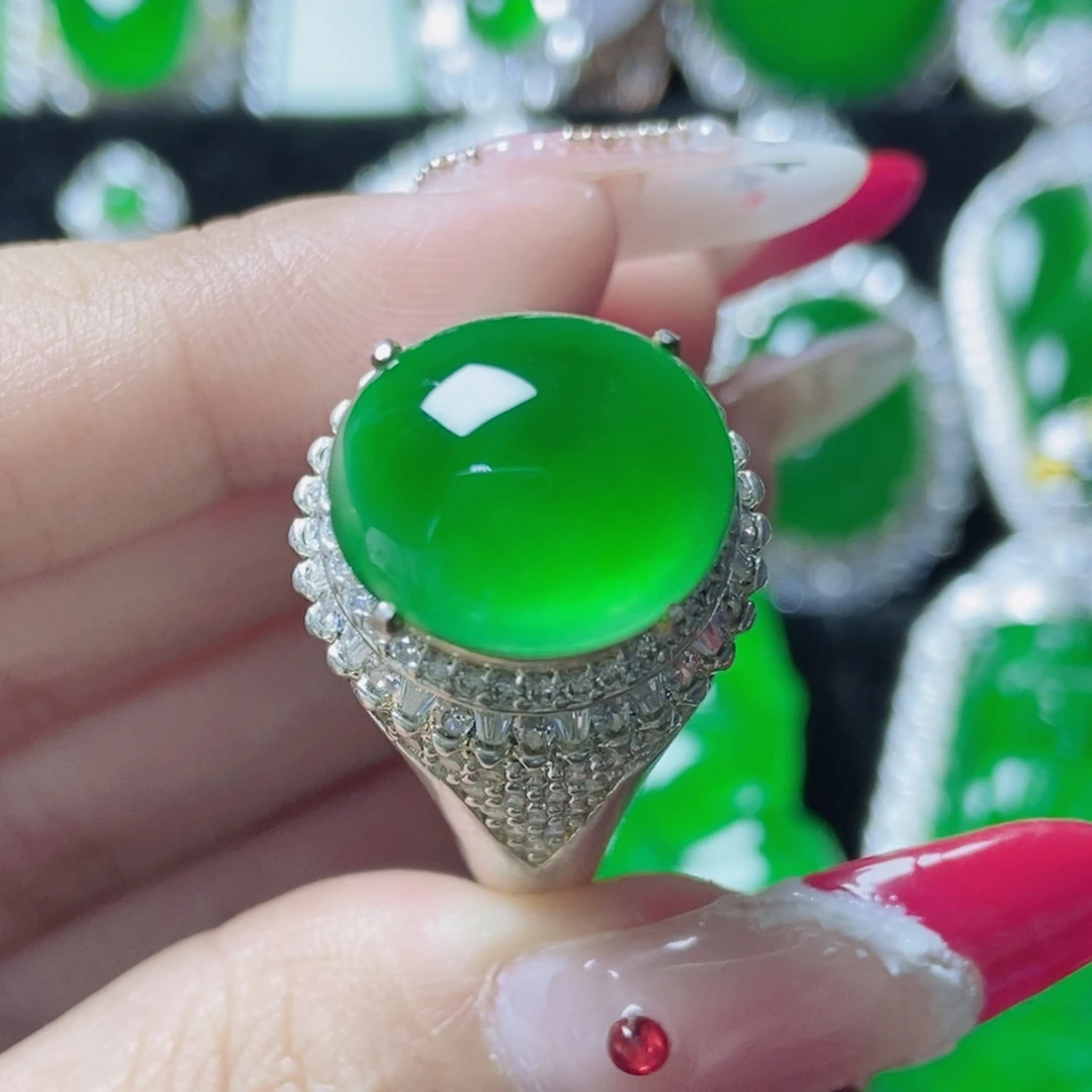 翡翠未镶嵌颈饰