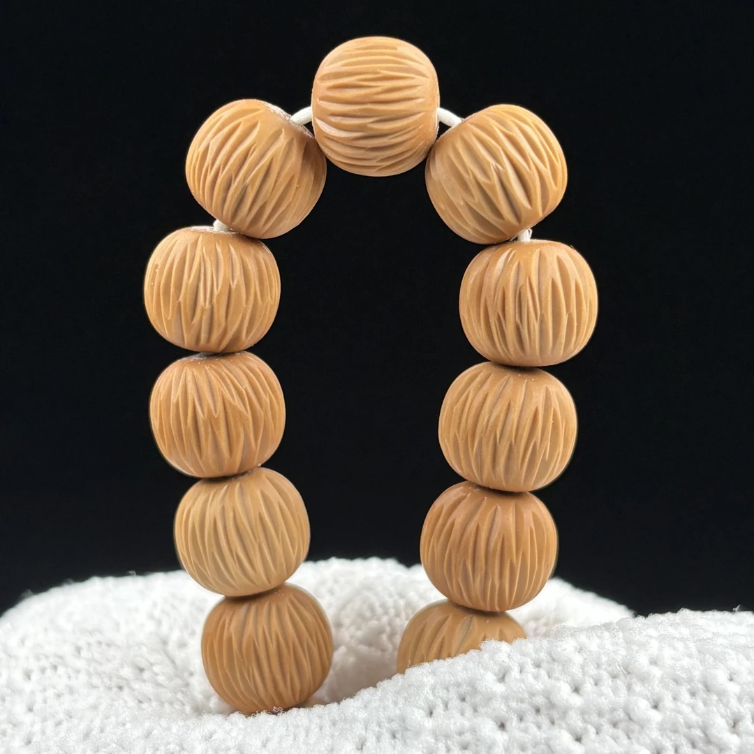 精工万缕 手工雕刻 猴头核桃手串