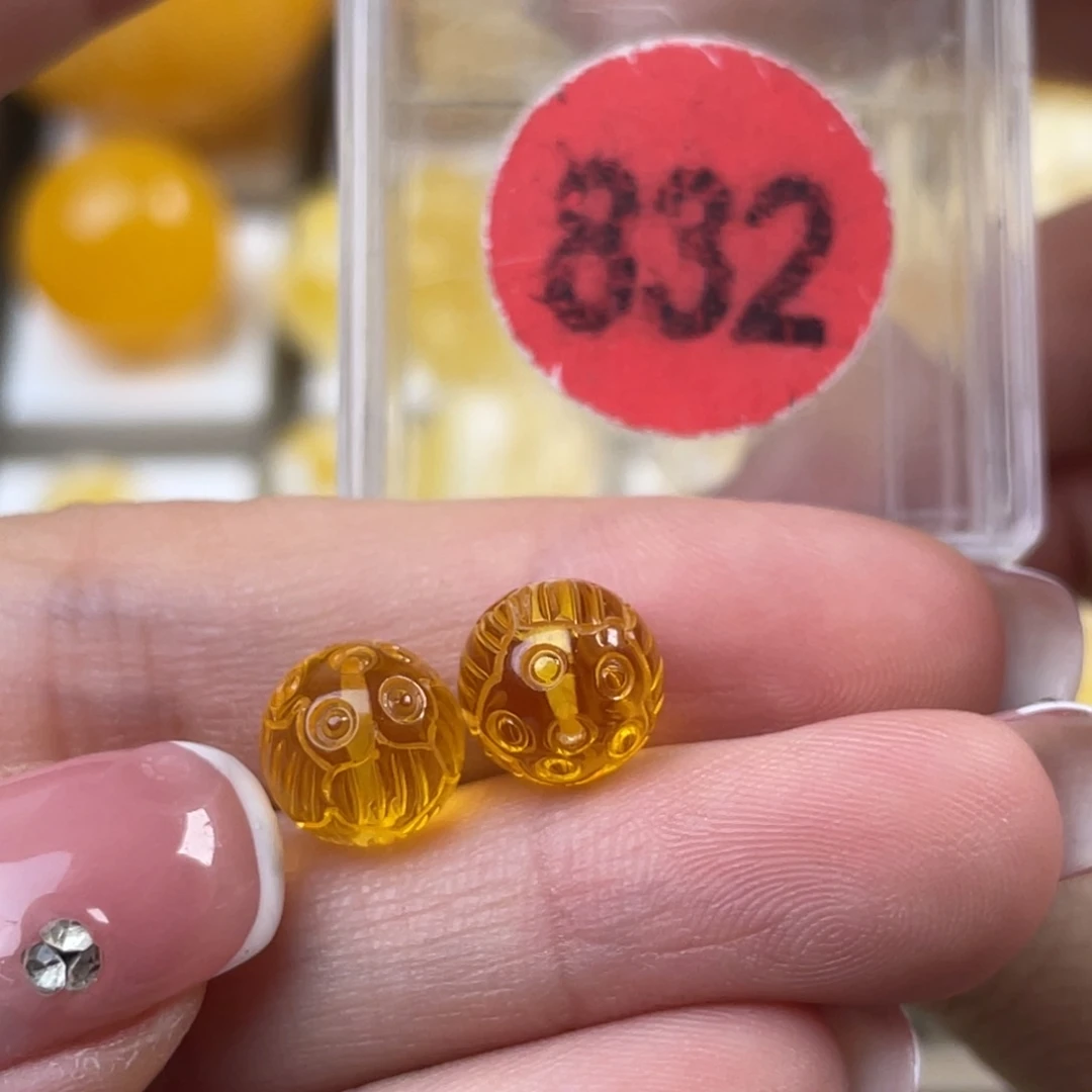 蜜蜡未镶嵌珠宝奇石