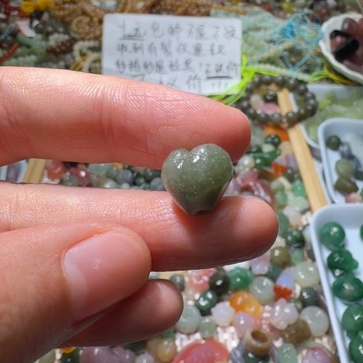和田玉未镶嵌珠宝半成品