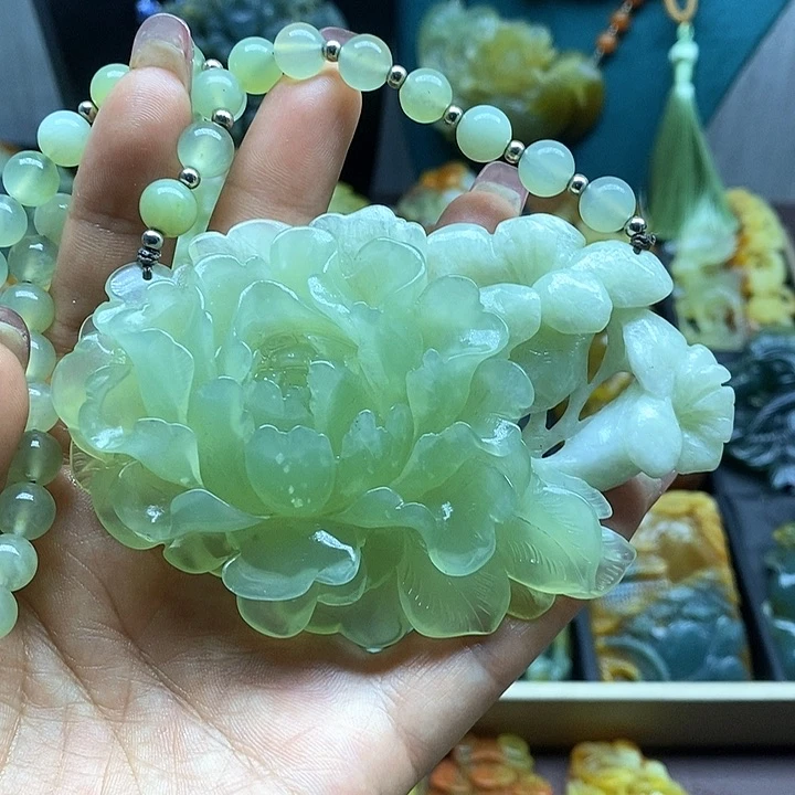 蛇纹石玉未镶嵌挂件