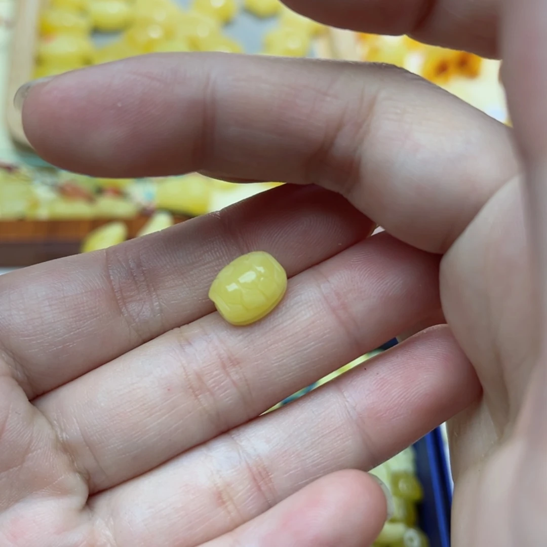 【闪购商品】蜜蜡裸石未镶嵌配饰