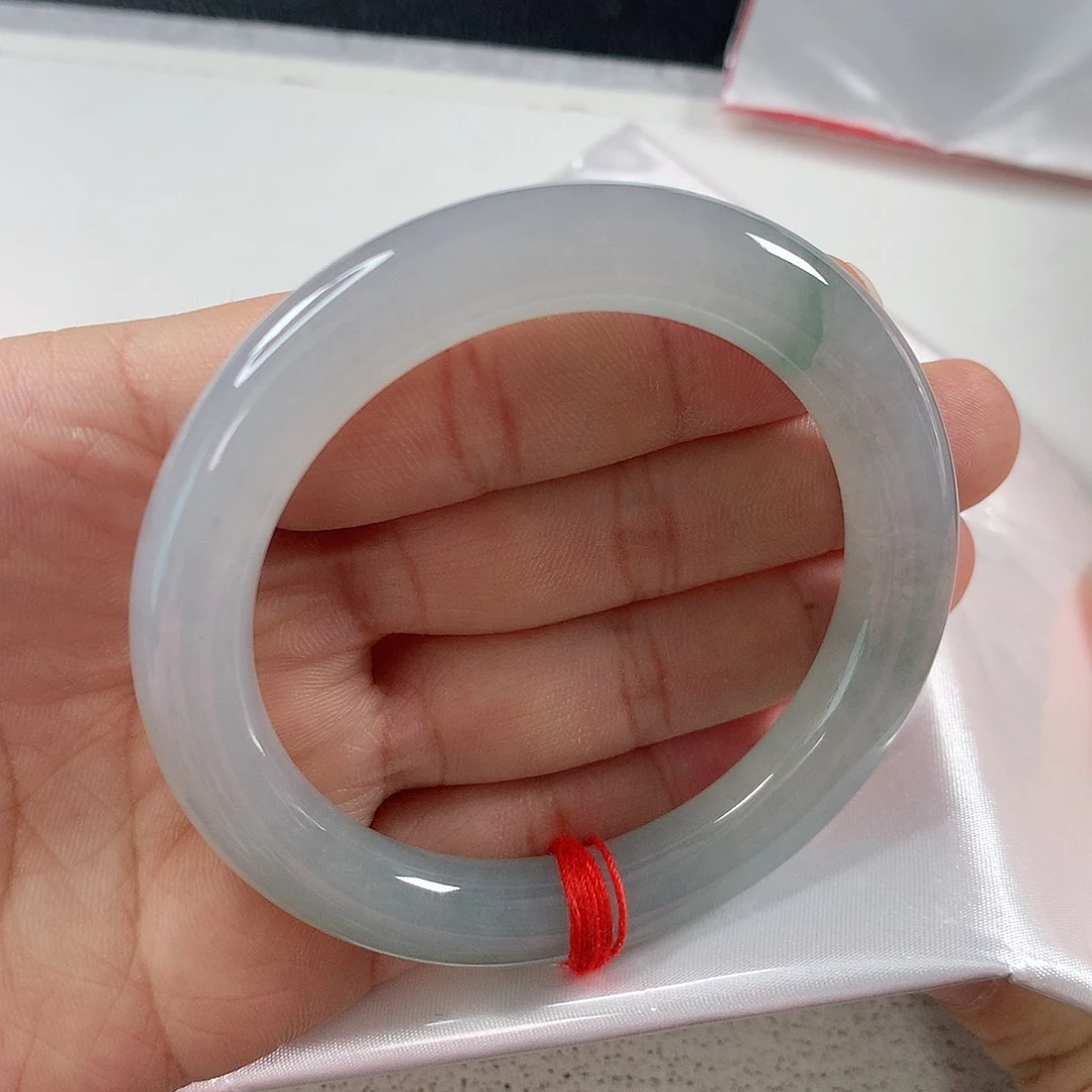 翡翠手镯未镶嵌①①④