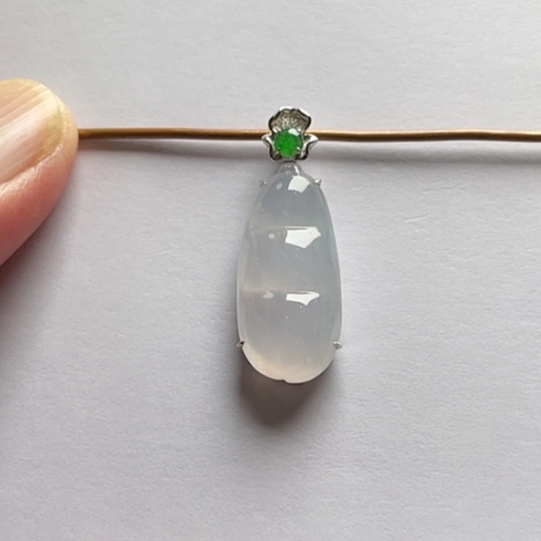 【闪购商品】吊坠(不含链)18K金镶嵌翡翠