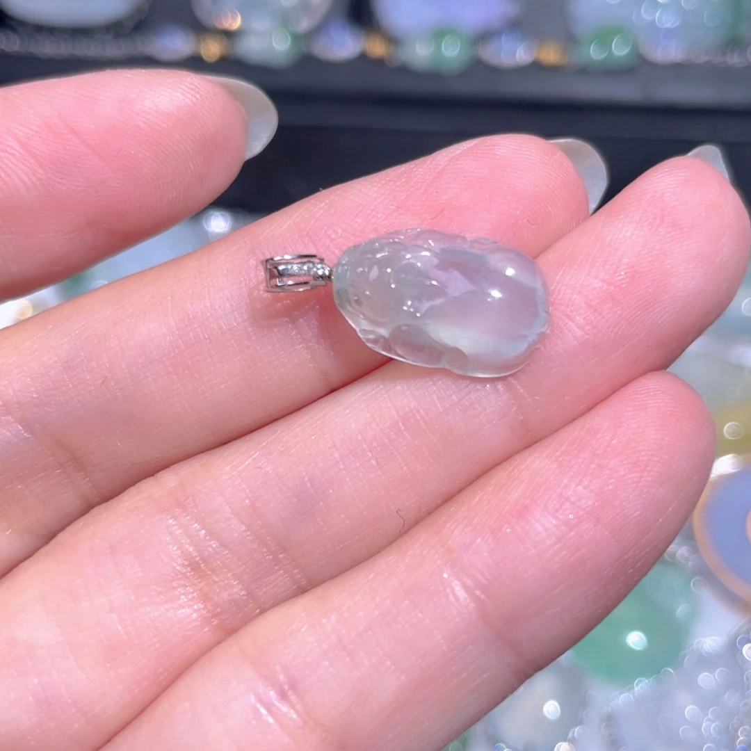 颈饰18K金镶嵌翡翠翡翠