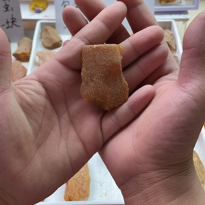 突***累定制琥珀未镶嵌琥珀蜜蜡