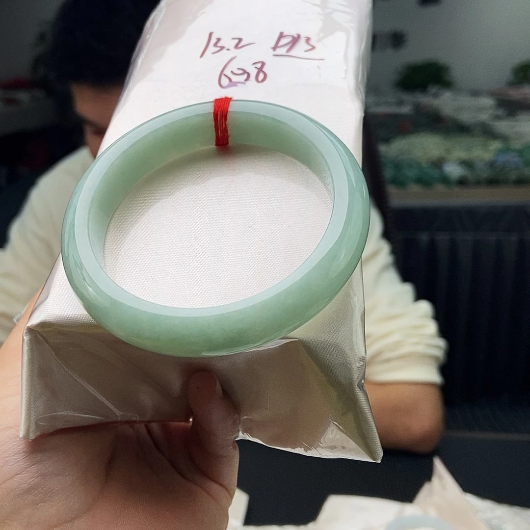 翡翠未镶嵌手镯颜色多样性发拍一发一