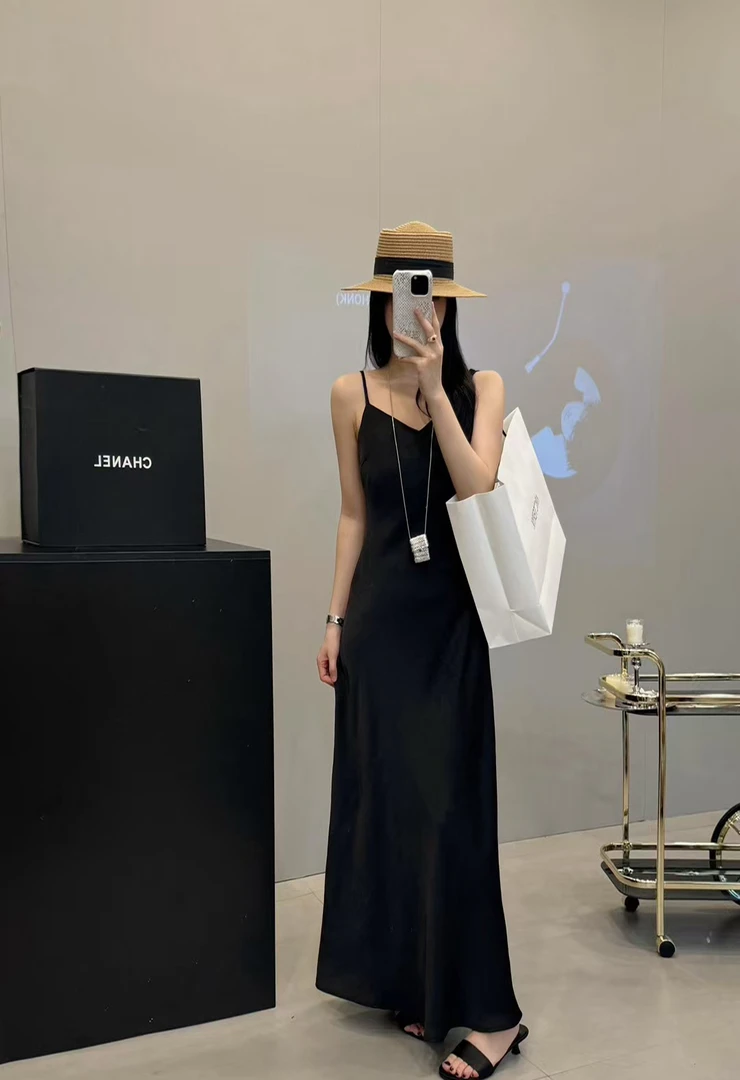 x韩版轻奢缎面吊带连衣裙女遮肉设计夏季新款裙子薄款626