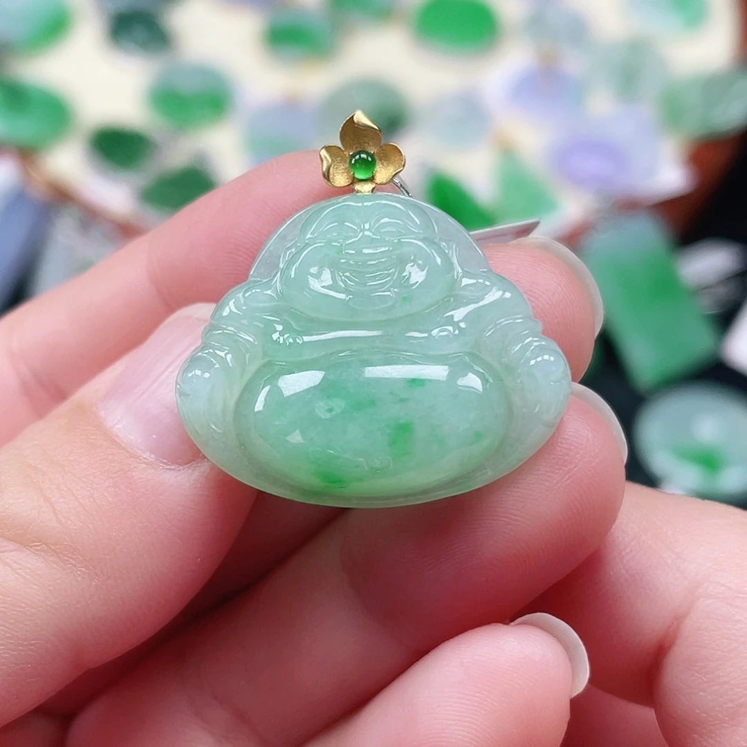 颈饰18K金镶嵌翡翠佛