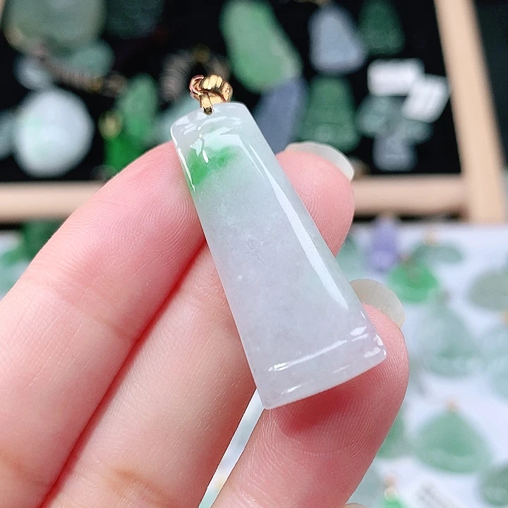 翡翠未镶嵌颈饰吊坠
