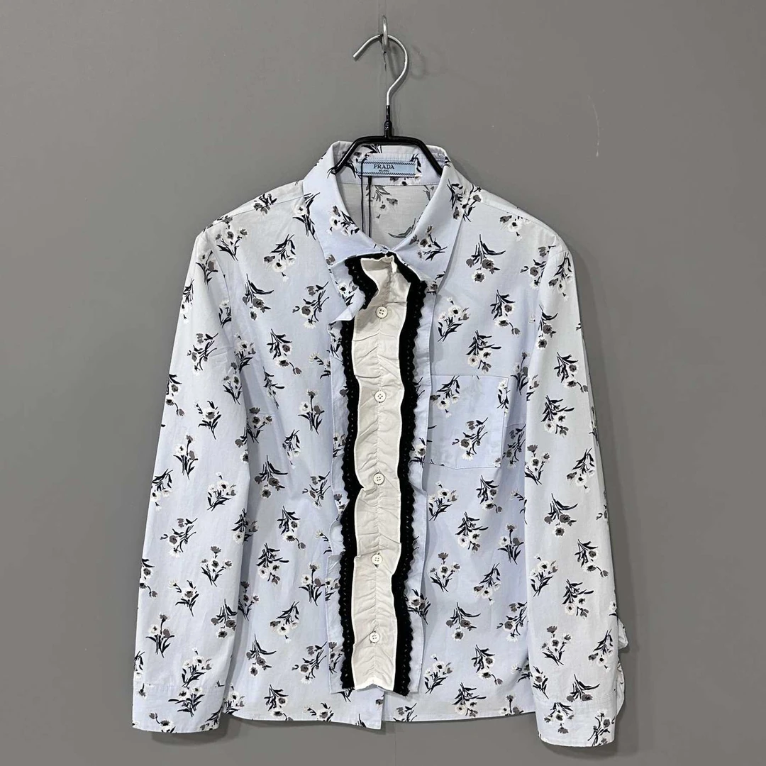 99新 Prada/普拉达 花边碎花蓝色衬衣/38码/58318