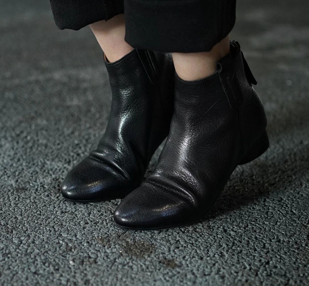 秋冬短靴真皮粗跟黑色百搭中跟时尚冬季加绒尖头低跟