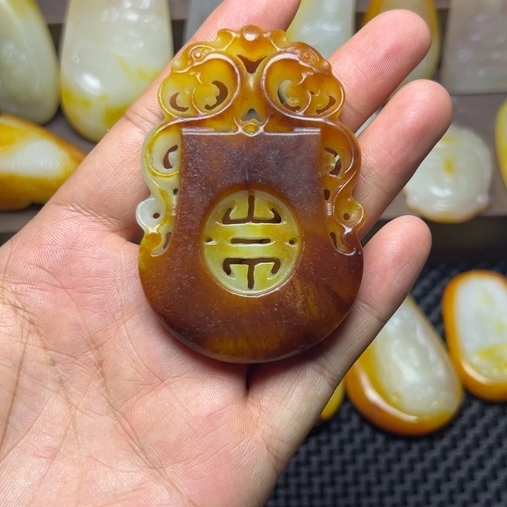 颈饰未镶嵌和田玉