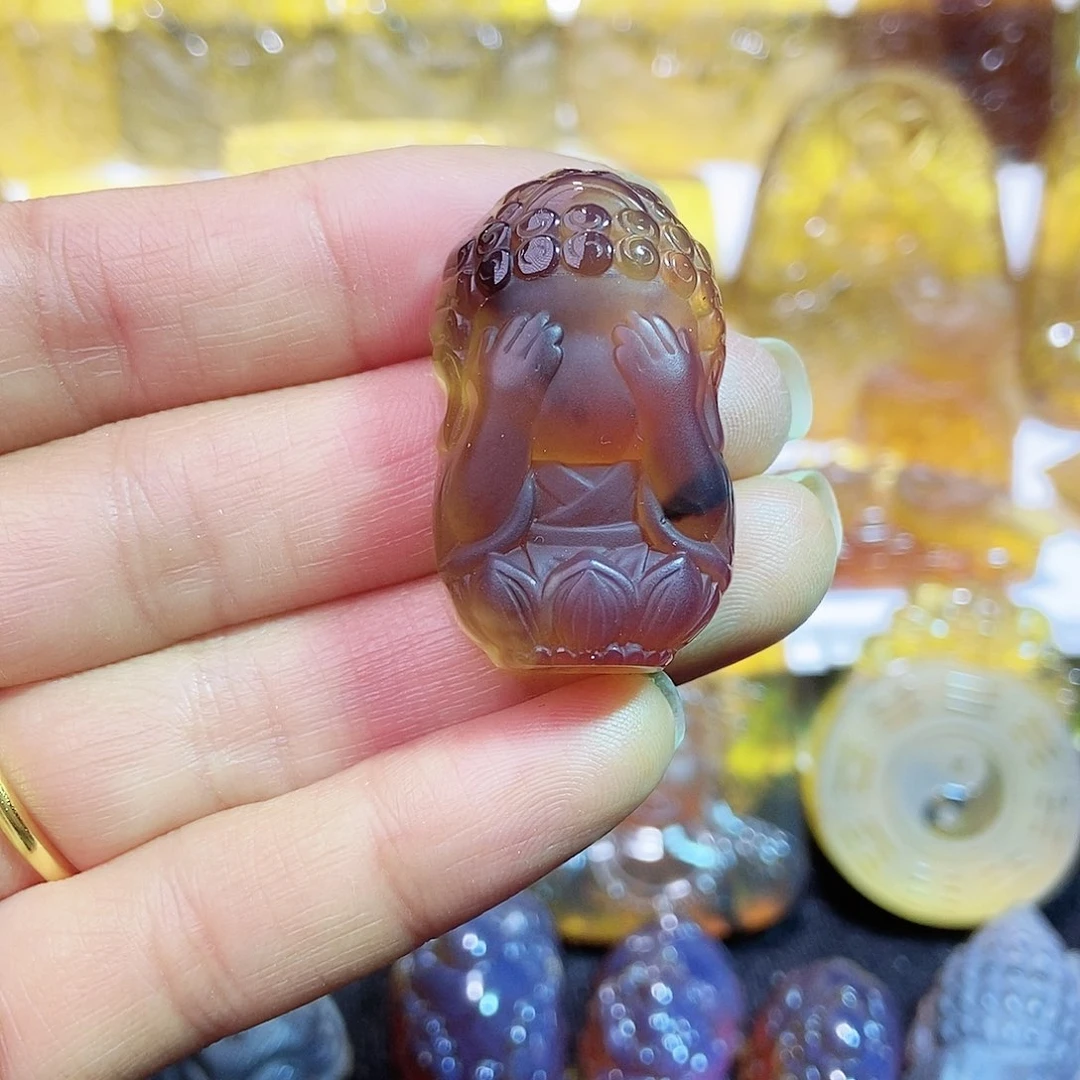 琥珀颈饰未镶嵌不看