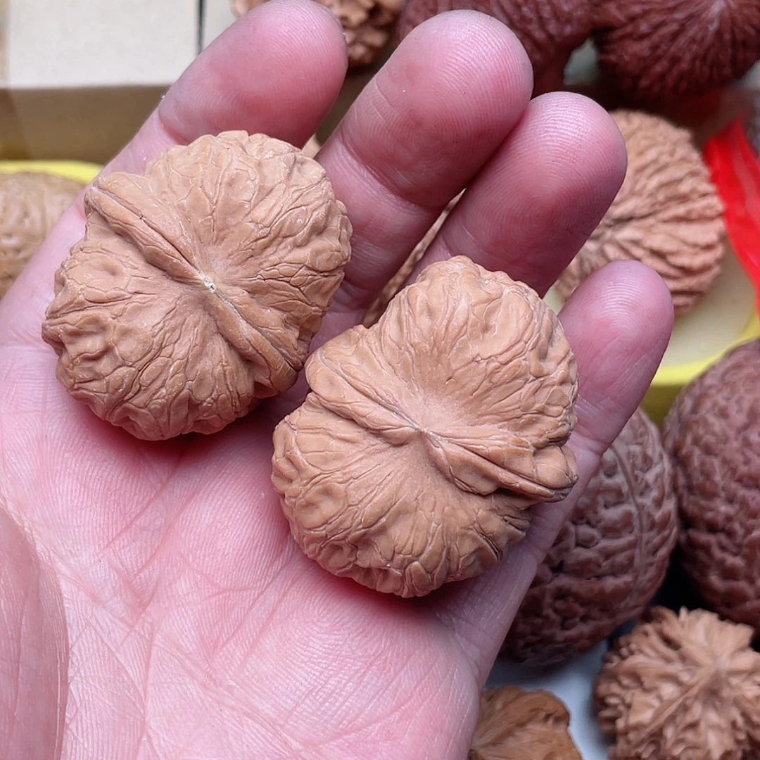 文玩核桃把件曼*元宝