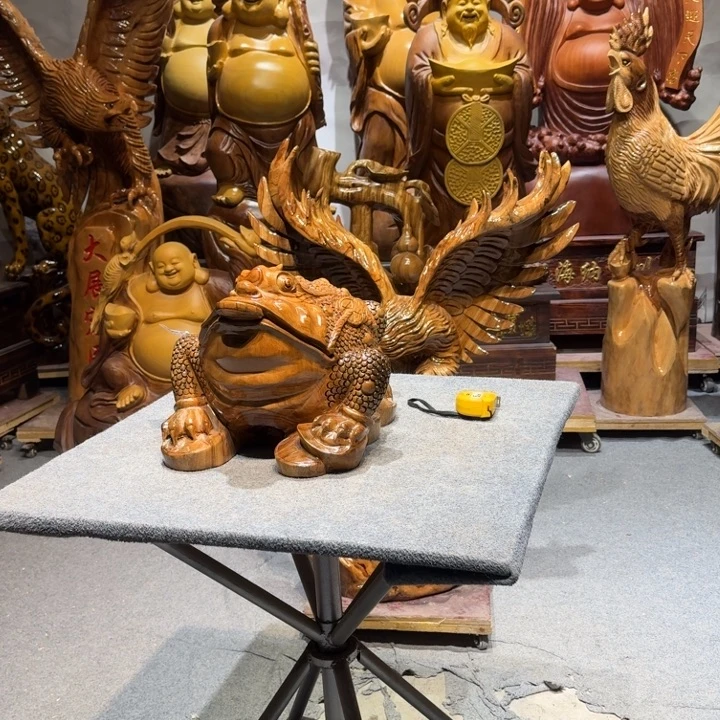 困****香榧木香樟木金蟾摆件